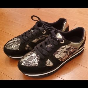 Guess Mesh Low-Top Sneakers Size 9